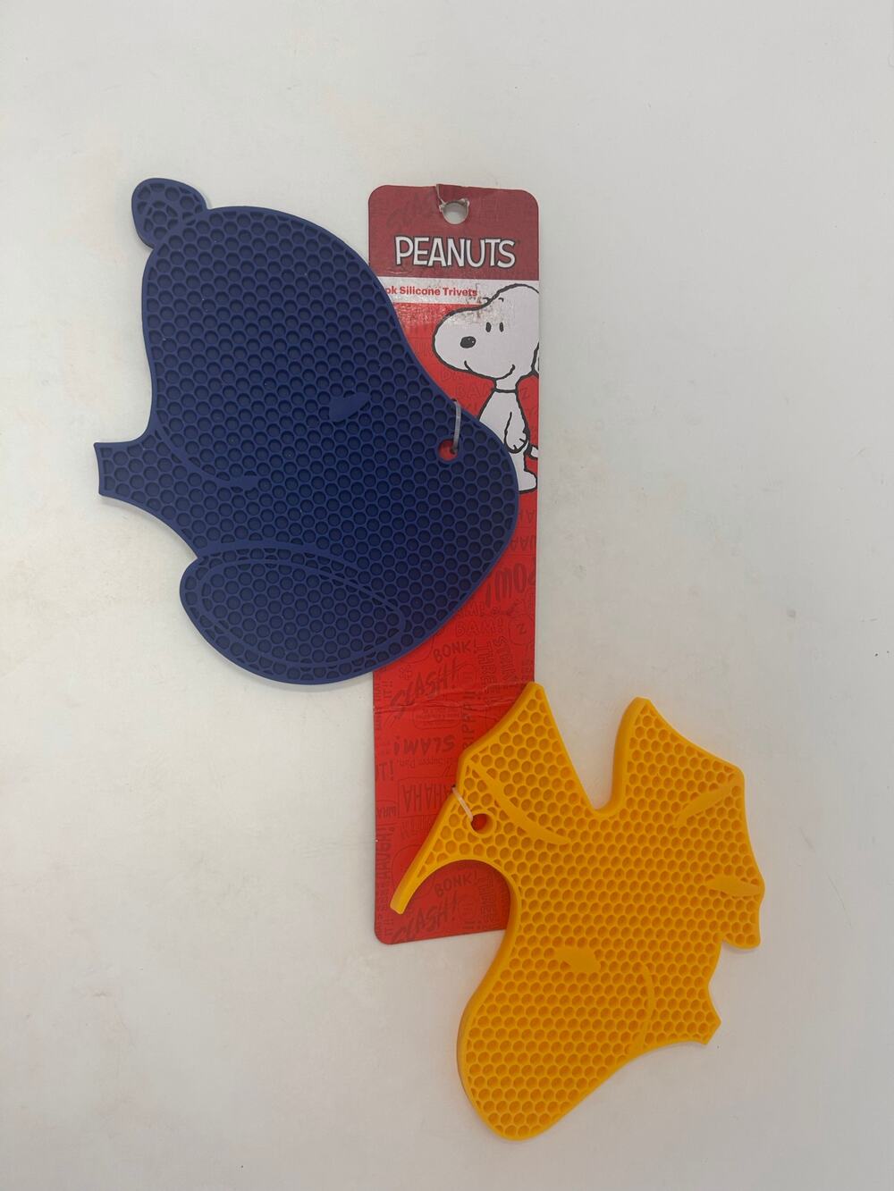 Peanuts Worldwide LLC Blue Snoopy and Yellow Woodstock 2‎ pk Silicone Trivets